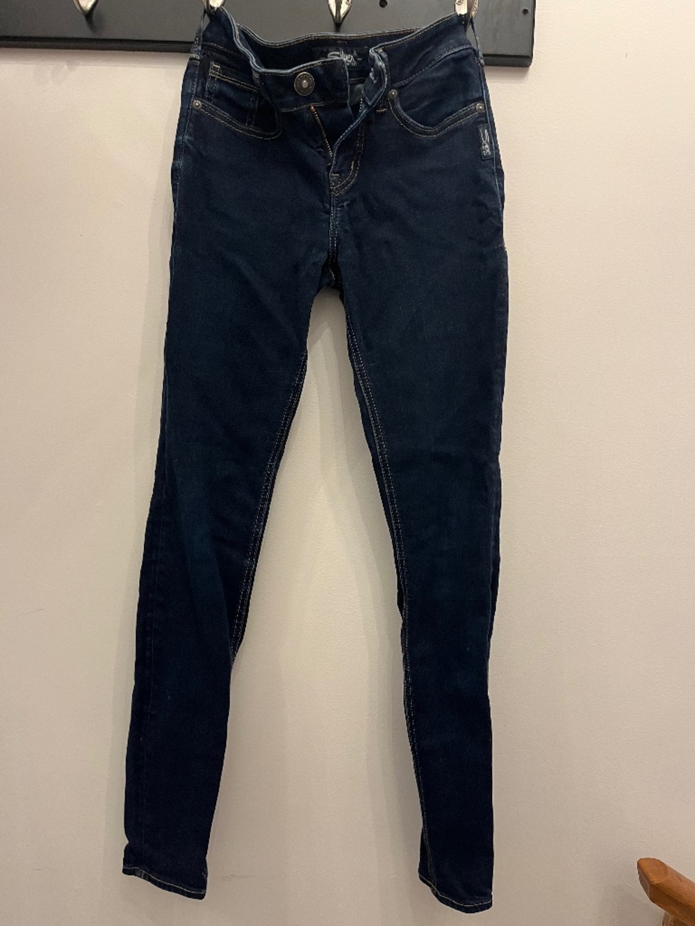 Silver Jeans Dark Wash Skinny Jeans Women’s